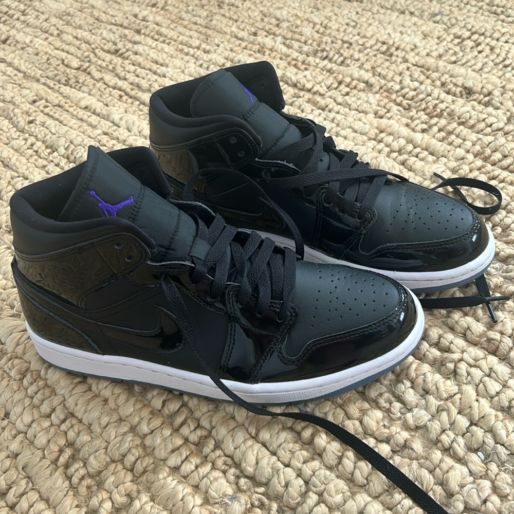 Jordan AJ 1 Mid SE - Size 8